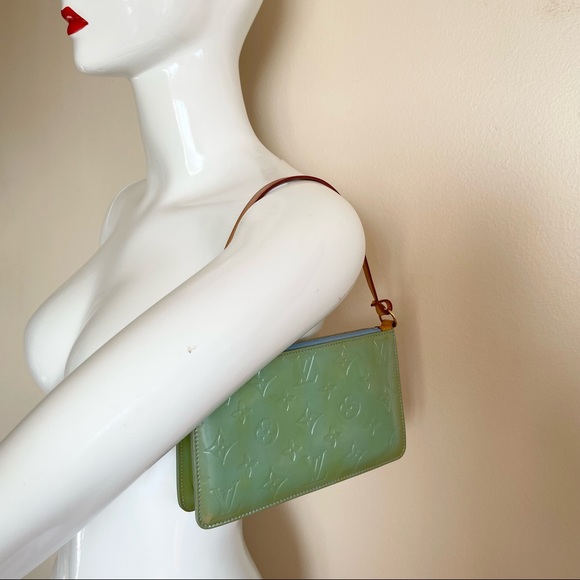 Louis Vuitton Green Vernis Lexington Pouch - Picture 11 of 12